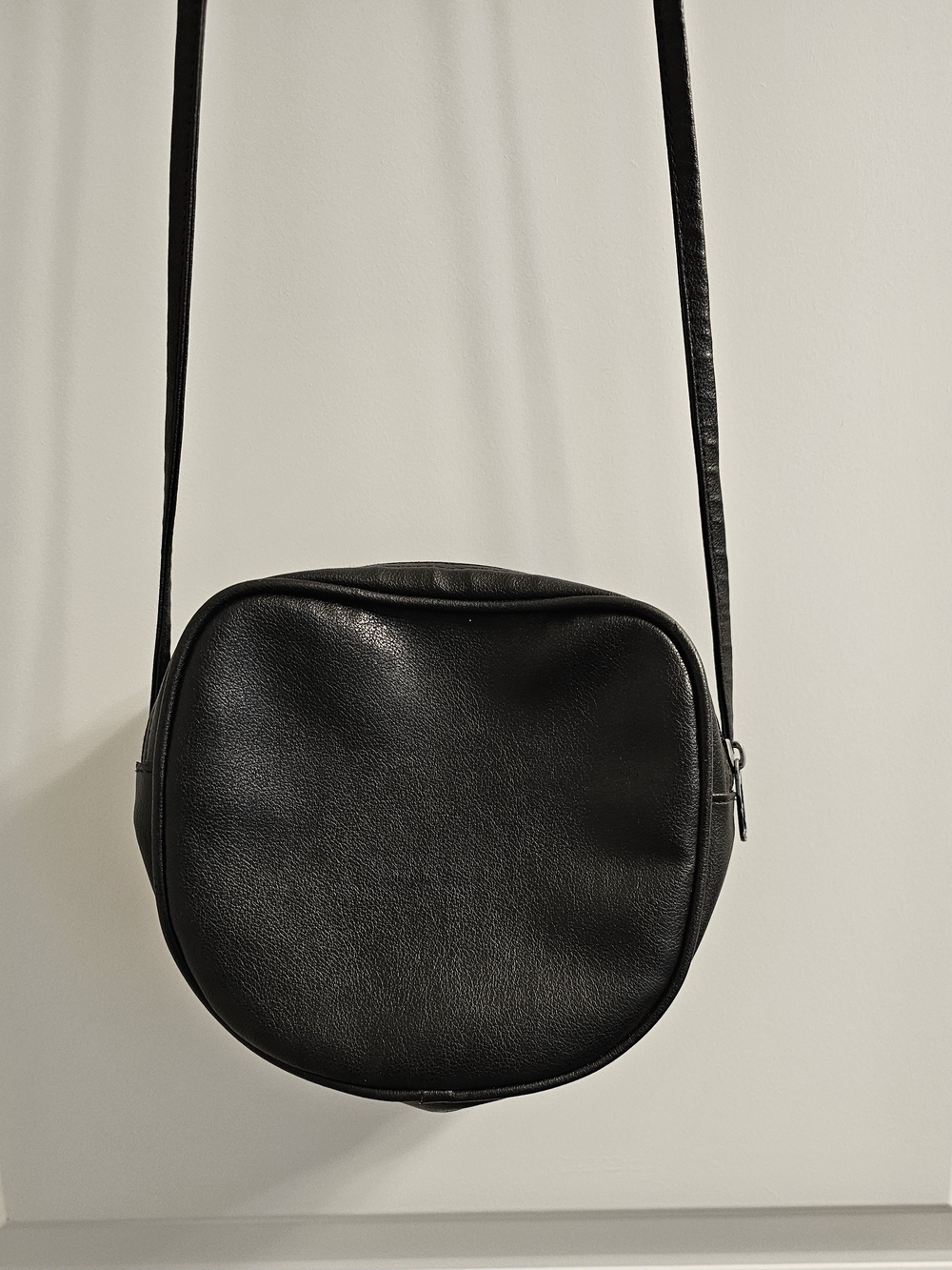 Perry Ellis Black Crossbody with Tan Patch Detail - Picture 4 of 8